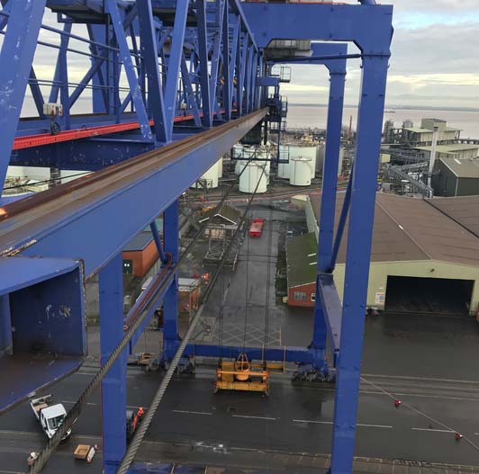 Cargo port lifting equipment